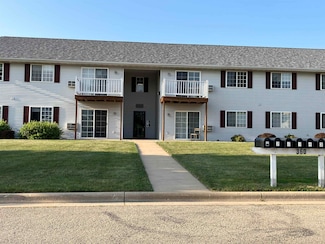 360 Sunset Rd Unit 7, Columbus, WI 53925