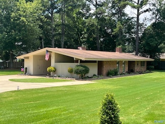 2205 Stratford Rd SE, Decatur, AL 35601