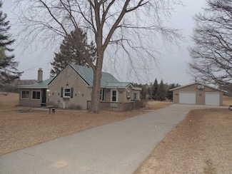 W8106 Meyer Ln, Crivitz, WI 54114