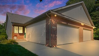 17534 Park Place Cir, Spring Lake, MI 49456