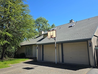 522 NW Woodson Dr, Grants Pass, OR 97526
