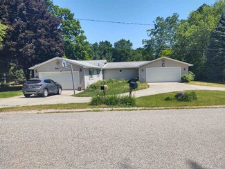 3601 W Huckleberry Trail, Farwell, MI 48622