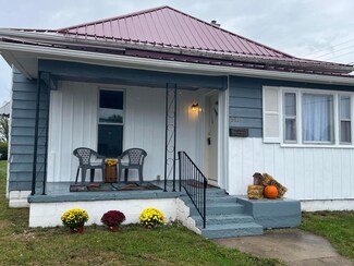 913 Forest St, Washington Court House, OH 43160