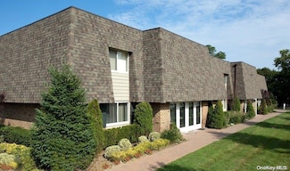 40 Philip Walk Unit L471, Babylon, NY 11704