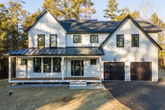 61 Intervale Rd, Freeport, ME 04032