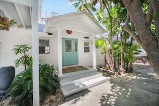 2211 Avenue C, Bradenton Beach, FL 34217