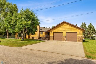 300 7th St, Portland, ND 58274