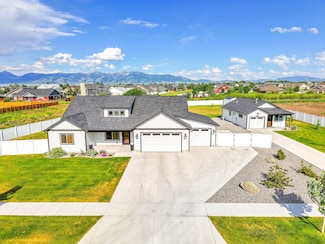 915 Stewart Loop, Bozeman, MT 59718