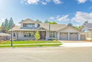 526 Autumn Hills Dr, Medford, OR 97504