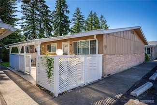 330 7th Place SE Unit 4, Puyallup, WA 98372