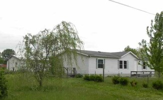 904 Church St, Grandview, IN 47615