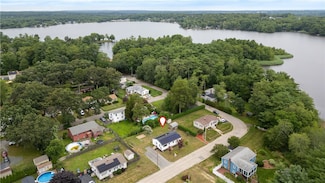 109 W Shore Dr, Coventry, RI 02816
