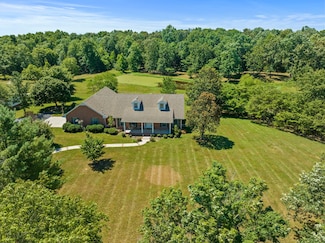 490 Deer Creek Ln, Tullahoma, TN 37388