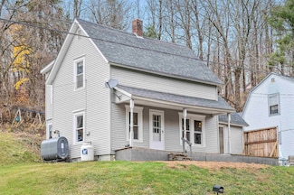 54 Farwell St, Barre, VT 05641