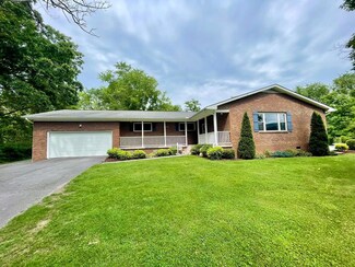 1 Jividen Ln, Peterstown, WV 24963
