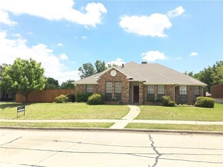 2050 Robin Hill Ln, Carrollton, TX 75007