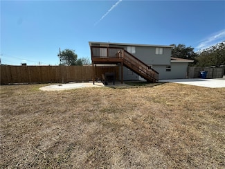 201 Volpe Cir, Gregory, TX 78359
