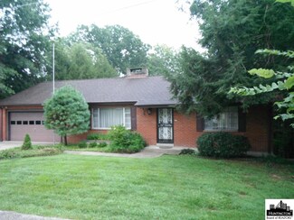 106 Honeysuckle Ln, Huntington, WV 25701
