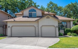 580 Peppertree Dr, Windsor, CA 95492
