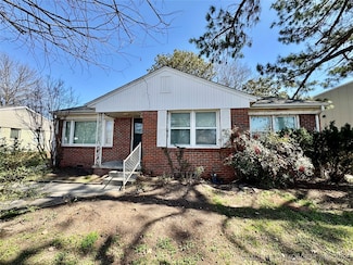 4945 S Newport Ave, Tulsa, OK 74105
