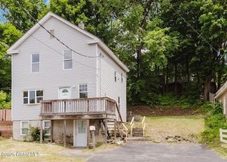 1572 2nd St, Rensselaer, NY 12144