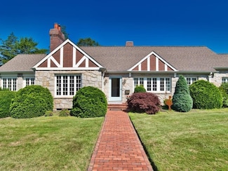 6 Summer St, South Dartmouth, MA 02748