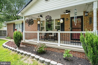 27073 Carrie Ct, Mechanicsville, MD 20659