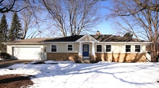 529 Forest Hill Ave SE, Grand Rapids, MI 49546