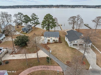 22 Oak Point Rd, Chocowinity, NC 27817