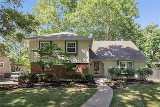 9934 Ballentine Dr, Overland Park, KS 66214