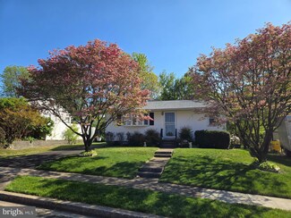 809 Bentwillow Dr, Glen Burnie, MD 21061