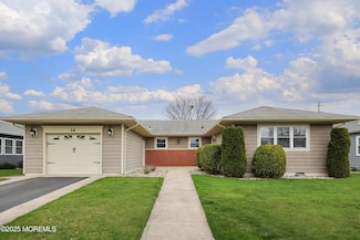 16 Mayaquez Ln, Toms River, NJ 08757