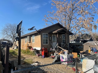 209 Eastern Ave, Taft, CA 93268