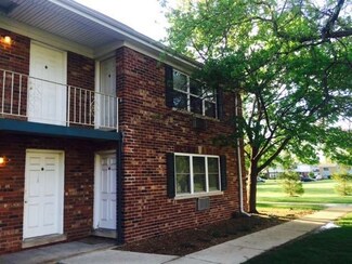 11 Briar St Unit 46, Glen Ellyn, IL 60137