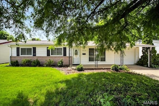 3249 Bristol Hall Dr, Bridgeton, MO 63044