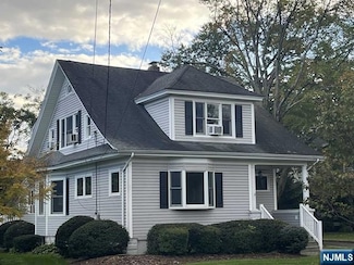 300 Harristown Rd Unit 1st floor, Glen Rock, NJ 07452