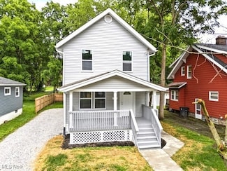 861 Glenn St, Akron, OH 44320