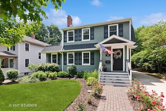 122 Logan Ave, Geneva, IL 60134