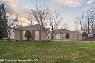 1740 Foxcroft Rd, East Lansing, MI 48823
