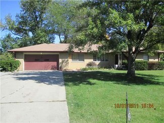4925 Bonnie Brae St, Indianapolis, IN 46228