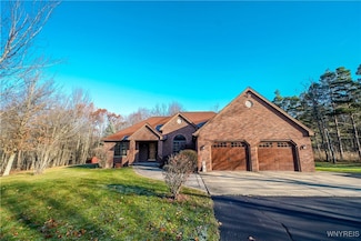 2210 Langford Rd, North Collins, NY 14111