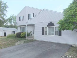 8204 Erskine Dr, Bridgeport, NY 13030