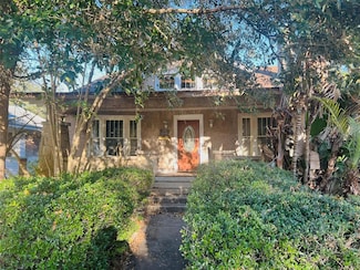 307 S Orange St, New Smyrna Beach, FL 32168