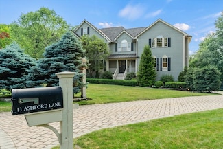 11 Ashford Ln, Andover, MA 01810