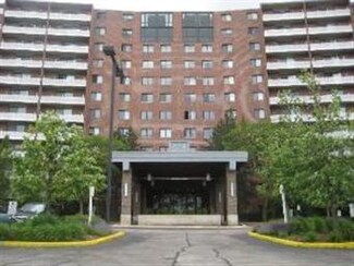 21 Kristin Dr Unit 1005, Schaumburg, IL 60195