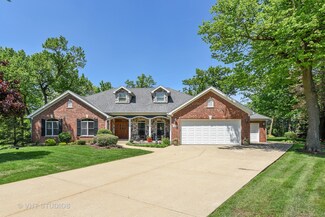 349 Woodland Ct, Palatine, IL 60067