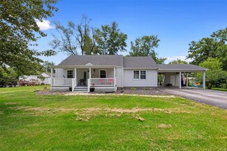 96 N Circle Dr, Wright City, MO 63390