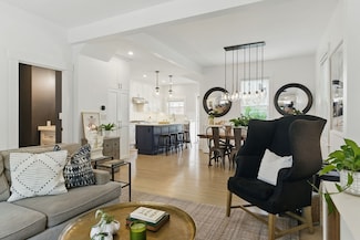 576 E 8th St, Boston, MA 02127
