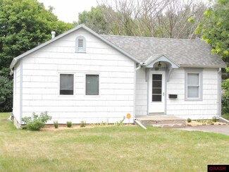 320 W 9th St, Mankato, MN 56001