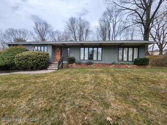 91 Grandview Ave, Dallas, PA 18612